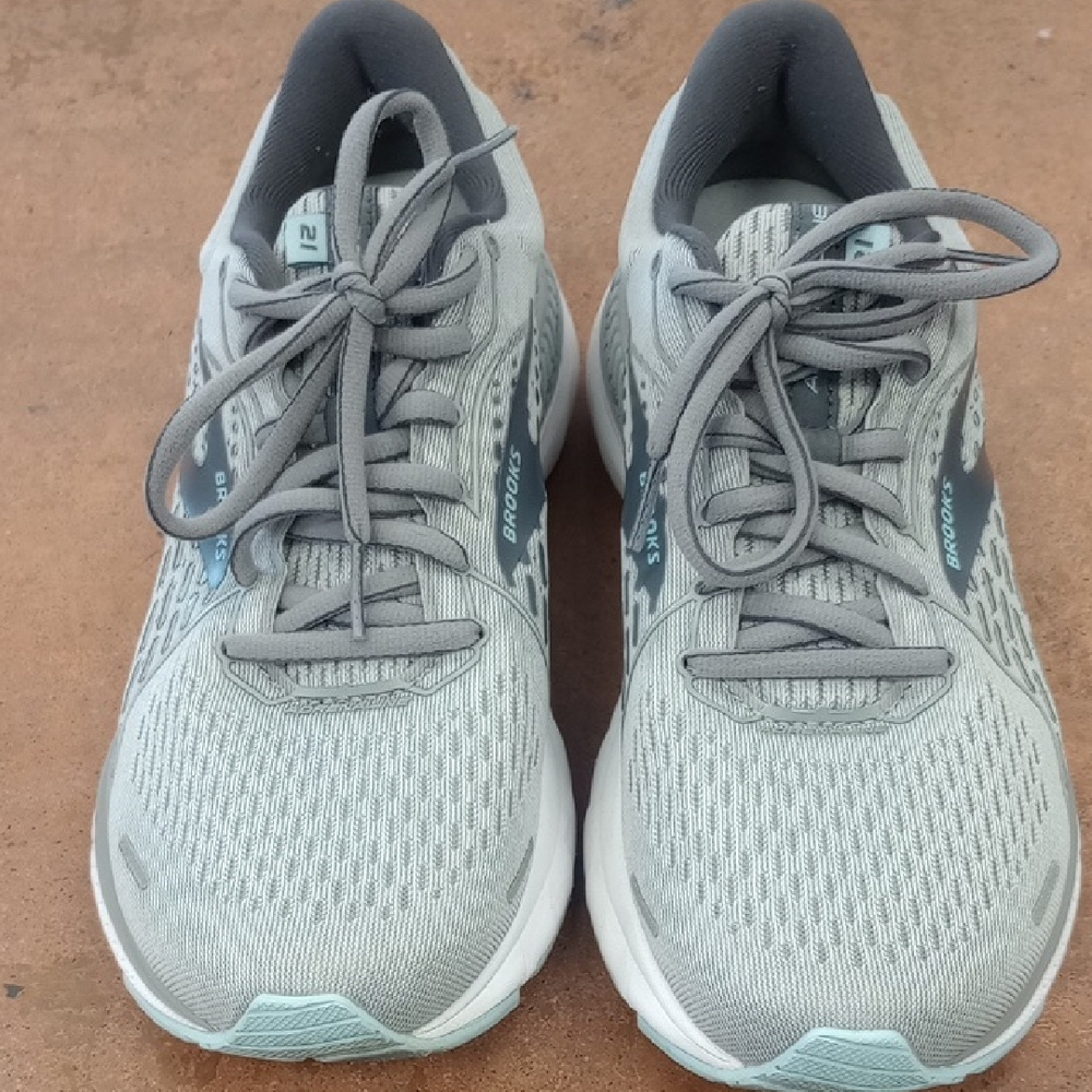 Brooks Gray Adrenaline 21 Athletic Shoes with Superior Cushioning